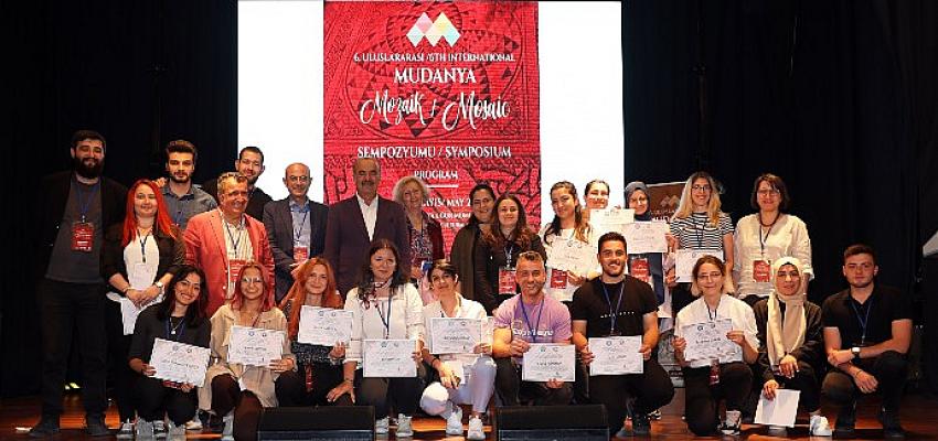 Türkiye’den 37, yurtdışından 27 bilim insanının Antik ve Ortaçağ mozaik