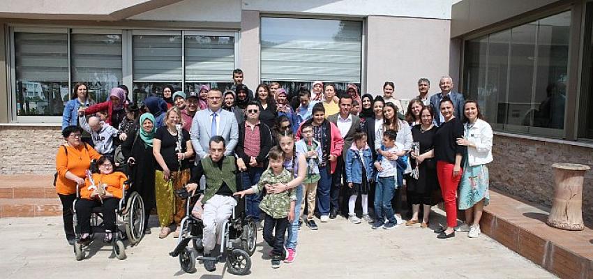 Anneler Günü münasebetiyle Bergama Belediyesi Kleopatra Güzel Ilıcası Sosyal Tesisleri'nde