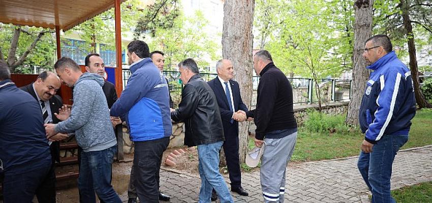 Yahyalı Belediye Başkanı Esat Öztürk, bayram tatili sonrası ilk mesai