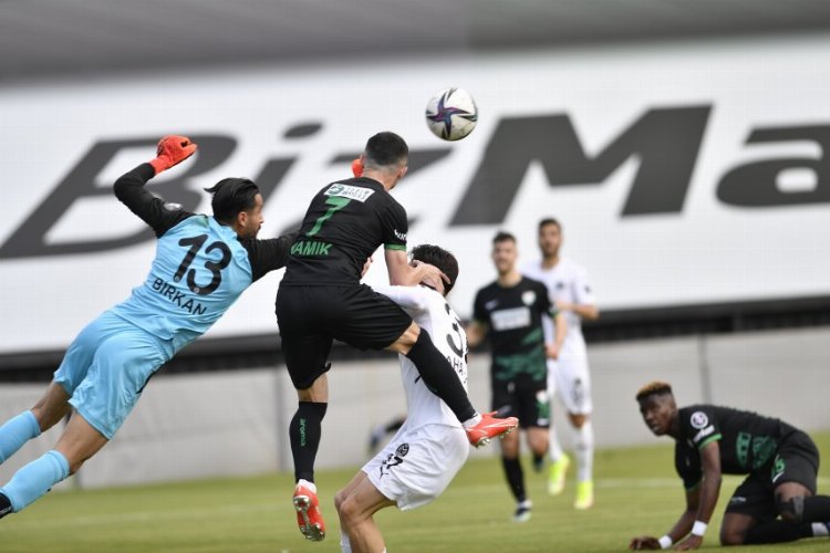 Bursaspor Kulübü, Manisa FK maçı sonrası saha olayları ve yönetici