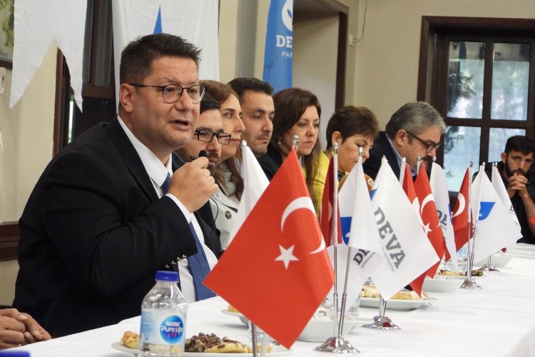 DEVA Partisi Bursa İl Başkanlığı'nın Kültürpark'ta düzenlediği bayramlaşma programına katılım