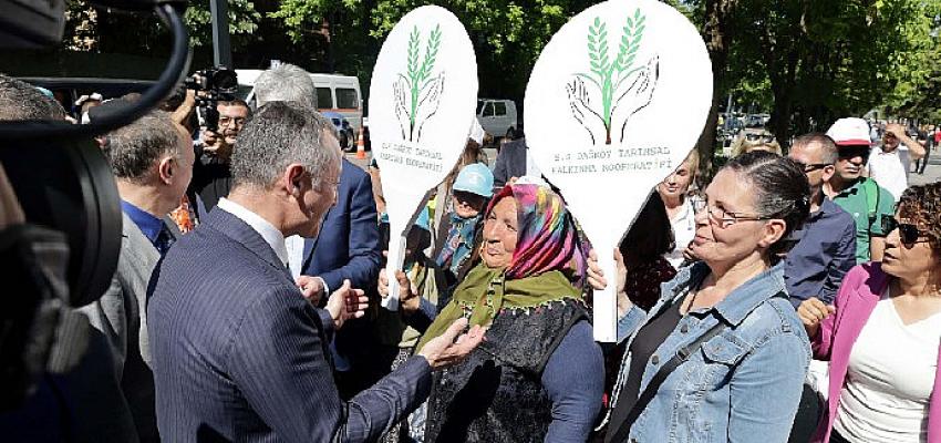 Büyükşehir’in “Dünya Çiftçiler Günü” nedeniyle düzenlediği “8. Çiftçi Şenliği Kortej