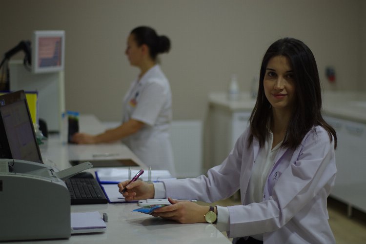 Modern çağın en yaygın ve tehlikeli hastalığı olarak tanımlanan obezite,