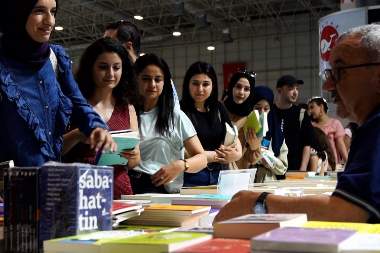 Gaziantep Büyükşehir Belediyesi tarafından Hasan Celal Güzel anısına düzenlenen, yazar
