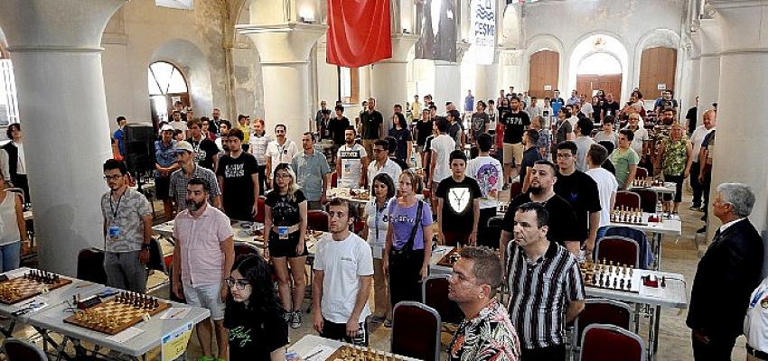 Çeşme’de Satranç Turnuvası heyecanı Türkiye Satranç Federasyonu desteğiyle, Çeşme Belediyesi