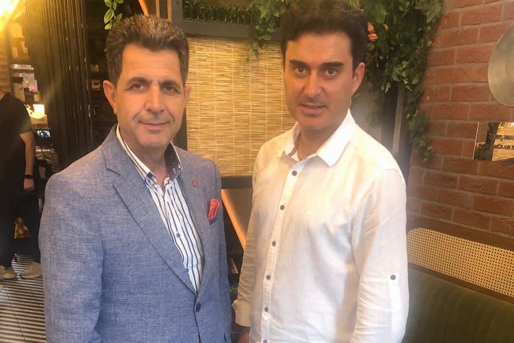 İGF Dış İlişkiler Temsilcisi Mehmet Çetinkaya'ya konuşan Brüksel Milletvekili ve