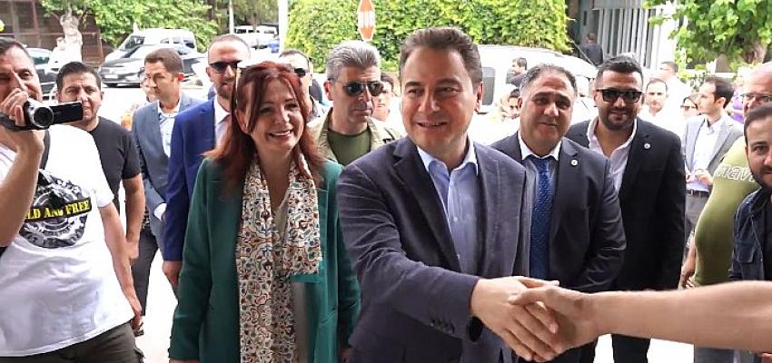 DEVA Partisi Genel Başkanı Ali Babacan, Manisa programı kapsamında halkla