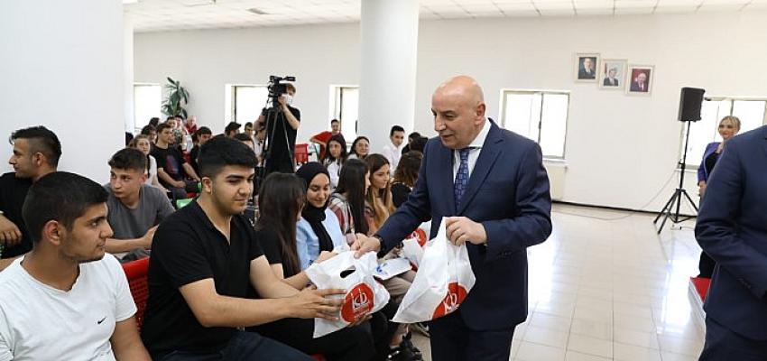 Keçiören Belediye Başkanı Turgut Altınok, belediye bünyesinde staj yapan Meslek
