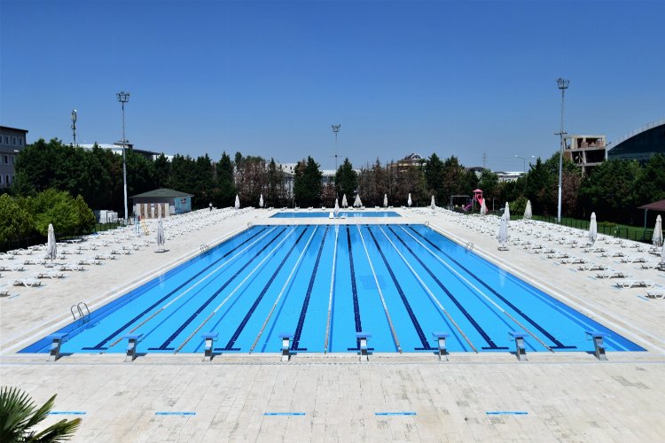 Bursa'nın Yıldırım Belediyesi, kadınlara özel ‘yüzme günleri’ düzenliyor. BURSA (İGFA)