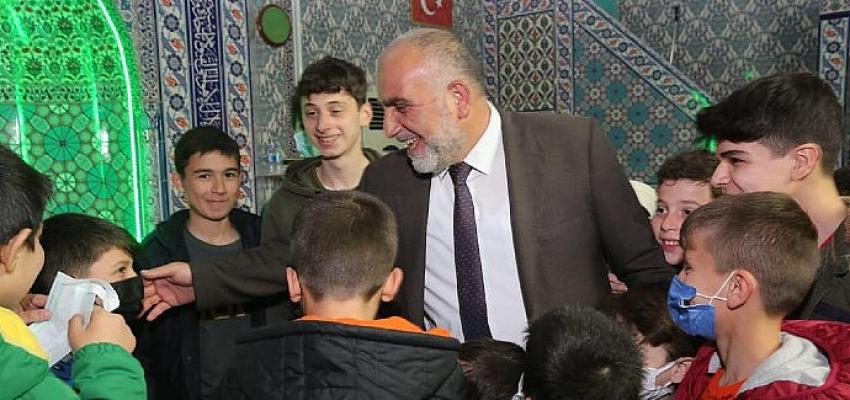 Canik Belediyesi camiye giden çocuklara bisiklet hediye ediyor Canik Belediyesi
