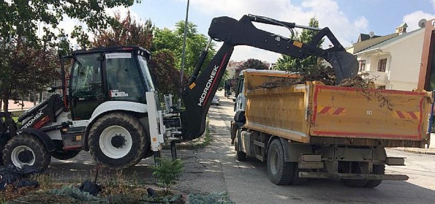 Çankaya Belediyesi ekipleri, Ankara’nın tümünde etkili olan yağışlar sonrası ulaşımı