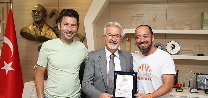 SPX Dağyenice Ultra Trail organizatörleri Osman Argat ve Erçin Çaçan,