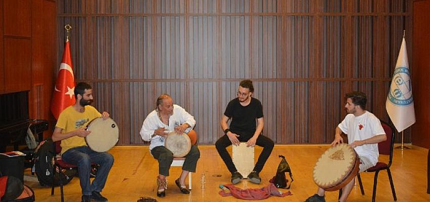 Ege Üniversitesi (EÜ) Devlet Türk Musikisi Konservatuvarı (DTMK) tarafından atölye