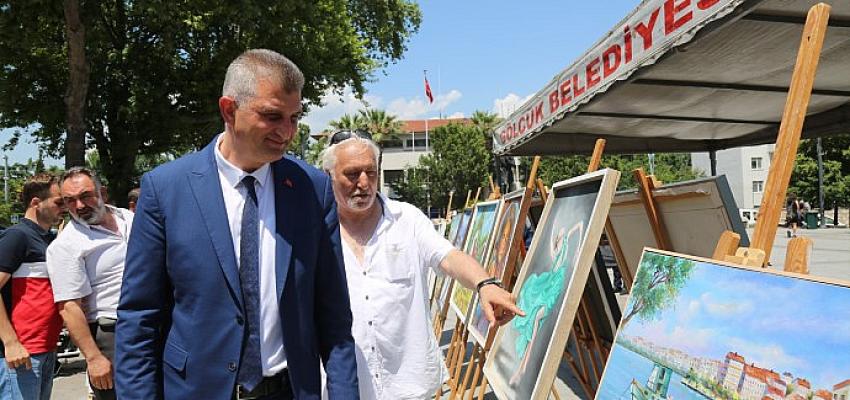 Gölcük Belediyesi’nin katkılarıyla, Ressam Süleyman Azıtepe ve Hatun Kır’ın birbirinden