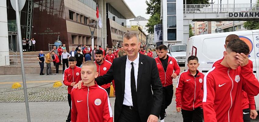 Gölcük Belediye Başkanı Ali Yıldırım Sezer, bu yıl 661'incisi düzenlenen