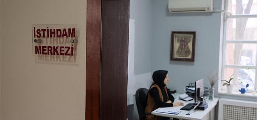 İş arayan ve işvereni buluşturan İnegöl Belediyesi İstihdam Merkezi, İnegöl