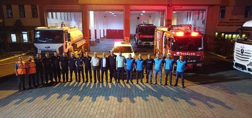 Başkan Büyükakın’ın talimatıyla Büyükşehir Belediyesi, Marmaris’teki yangın söndürme çalışmalarına destek