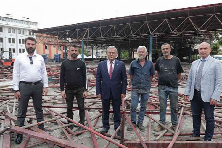 Merkez pazar yeri inşaat alanını gezen Belediye Başkanı Prof. Dr.