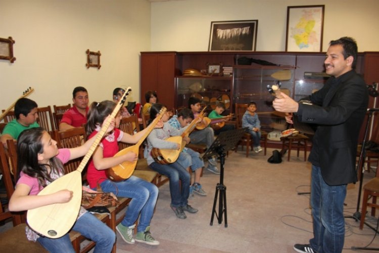 Nevşehir Belediyesi Müzik Eğitim Merkezi’nde açılacak olan ücretsiz müzik kursları