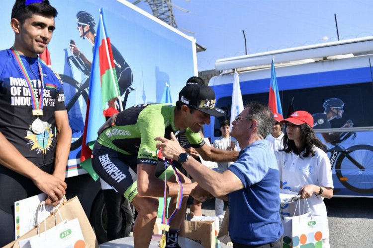 Sakarya Büyükşehir Belediyesi sporcusu Elçin Asadov, Azerbaycan’da yapılan Azerbaycan Ulusal