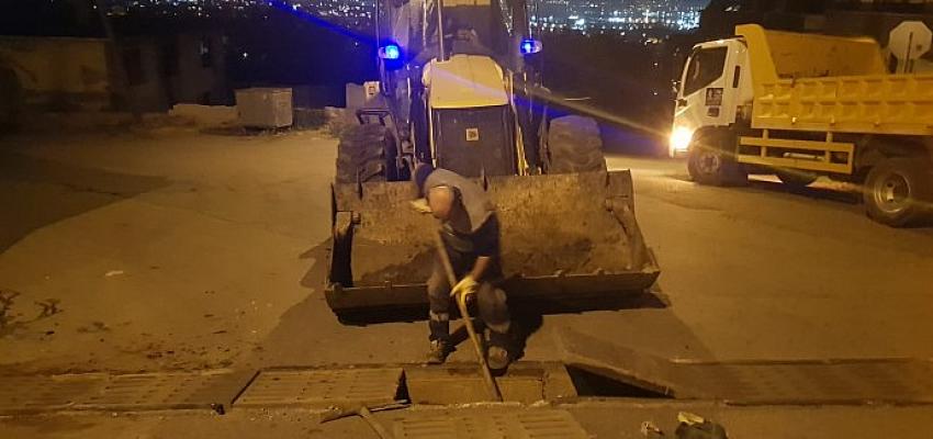 Gölcük Belediyesi ekipleri, şiddetli yağış ihtimaline karşı ilçe genelinde tüm