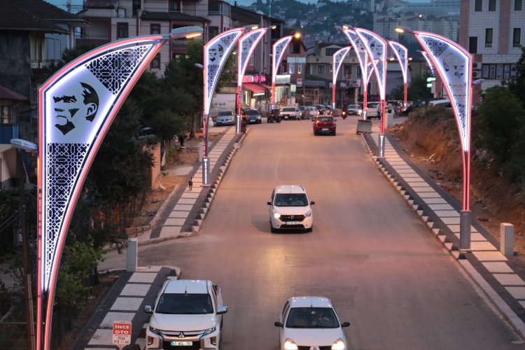 Kocaeli'nin Yeşilova-Tepeköy Mahallesi Turan Güneş Caddesi’ndeki üst yapı çalışmalarını hızlandıran