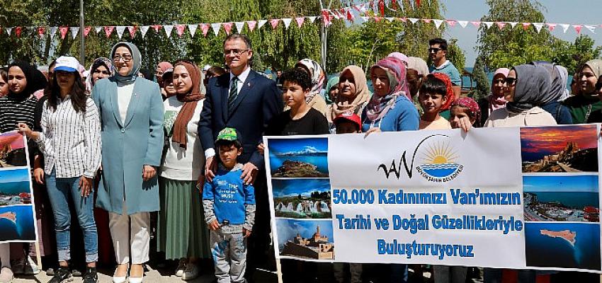 Van Büyükşehir Belediyesi, sosyal sorumluluk projeleri kapsamında 50 bin kadını