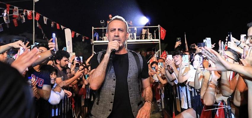 Antalya Büyükşehir Belediyesi tarafından Finike’ye kazandırılacak olan Cumhuriyet Meydanı Projesi’nin