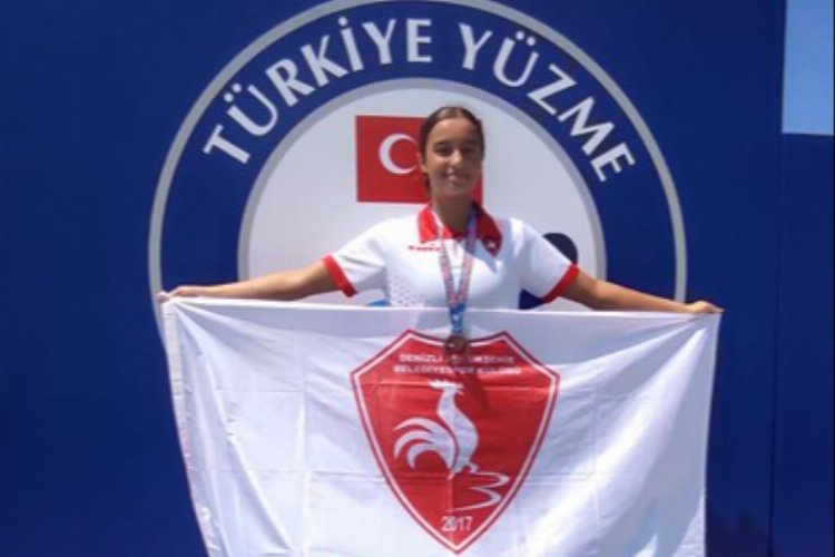 Denizli Büyükşehir Belediyespor Yüzme Takımı sporcusu Ecrin Nur Görkan, Türkiye