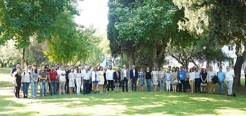 Ege Üniversitesi İktisadi ve İdari Bilimler Fakültesinin üç lisans programının