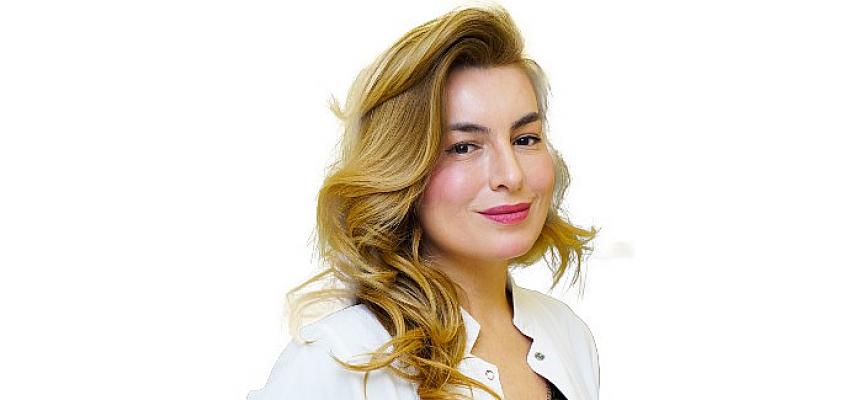 Hiçbir kadın yorgun, üzgün, sarkık görünmek istemiyor. Genç, güzel ve