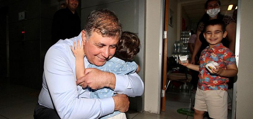 Karşıyaka Belediyesi, Kurban Bayramı sevinci ve coşkusunu yaşadı. Karşıyaka Belediye