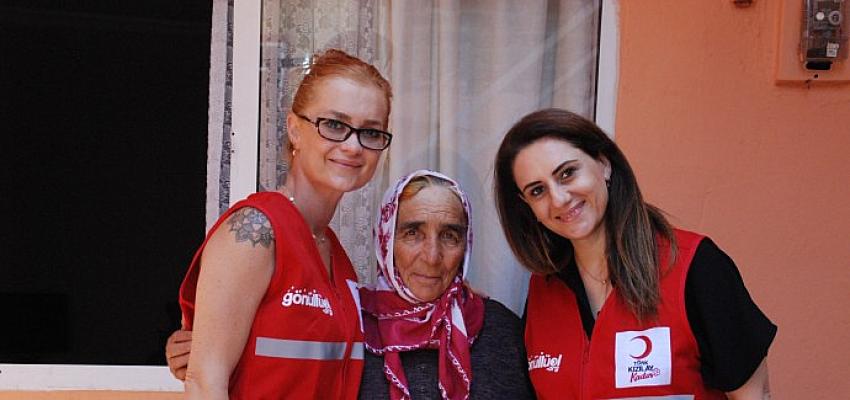 KIZILAY KADIN GÖNÜLLÜLERİ BAYRAM ÖNCESİ EV ZİYARETLERİ YAPARAK İHTİYAÇLARI TESPİT