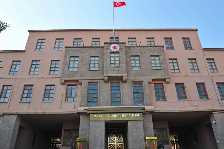 Milli Savunma Bakanlığı, Musul Başkonsolosluğu'na yönelik yapılan alçakça saldırıyı kınadı.