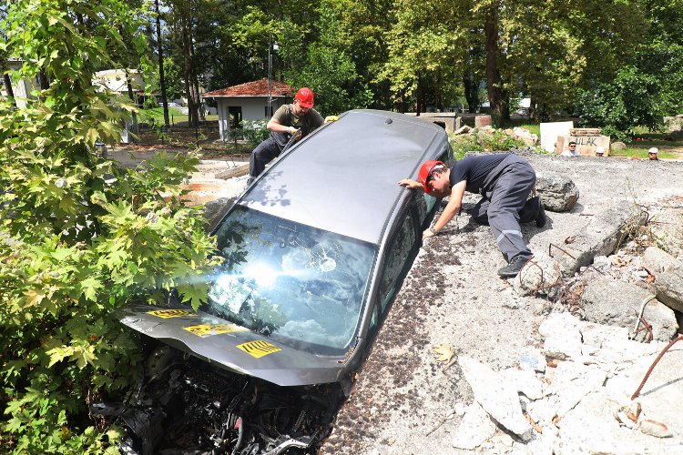 Sakarya Büyükşehir Arama Kurtarma Timi (SABAK) Sapanca Yanık’taki en zorlu