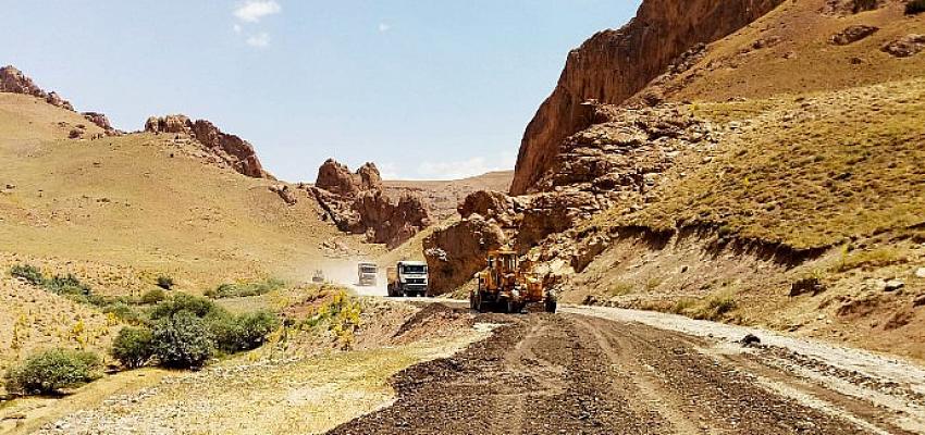 Büyükşehir Belediyesi sezon başından itibaren 13 ilçedeki kırsal mahalle yollarında