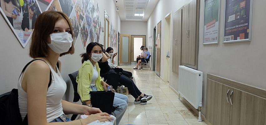 Zeytinburnu Gençlik Merkezi (ZEYGEM), Yükseköğretim Kurumları Sınavı’na giren öğrencilere, 27
