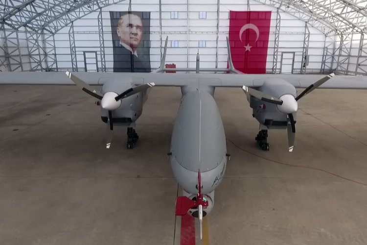 Deniz Kuvvetleri Komutanlığı'na bir AKSUNGUR SİHA daha teslim edildi. ANKARA