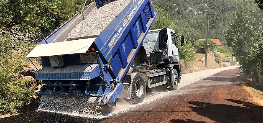 Antalya Büyükşehir Belediyesi, kırsal mahallelerde yaşayan vatandaşların daha konforlu bir