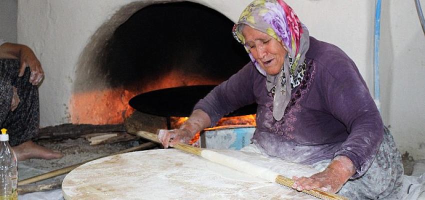 İlçelere yoğurma makinesi desteği sürüyor Antalya Büyükşehir Belediyesi’nin “Unu sizden
