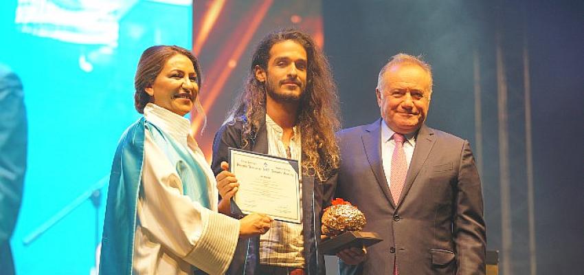 Bu yıl 22. dönem mezunlarını veren Bahçeşehir Üniversitesi (BAU) mezuniyet