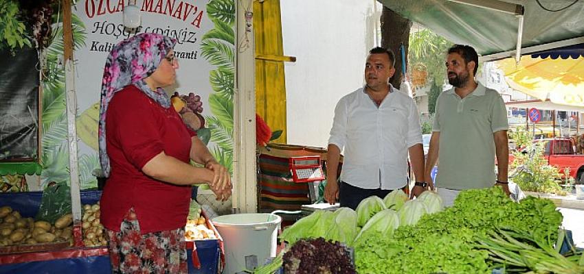 Ürkmez ve Seferihisar merkezinde gerçekleştirdiği vatandaş buluşmalarında Seferihisarlılarla bir araya