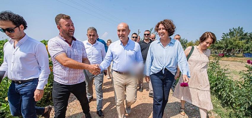 Başkan Tunç Soyer Beydağ'da üreticilerle buluştu İzmir Büyükşehir Belediye Başkanı