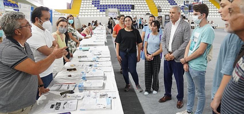 Ege Üniversitesi (EÜ), “14. Tercih Günleri” programı kapsamında Türkiye’nin dört