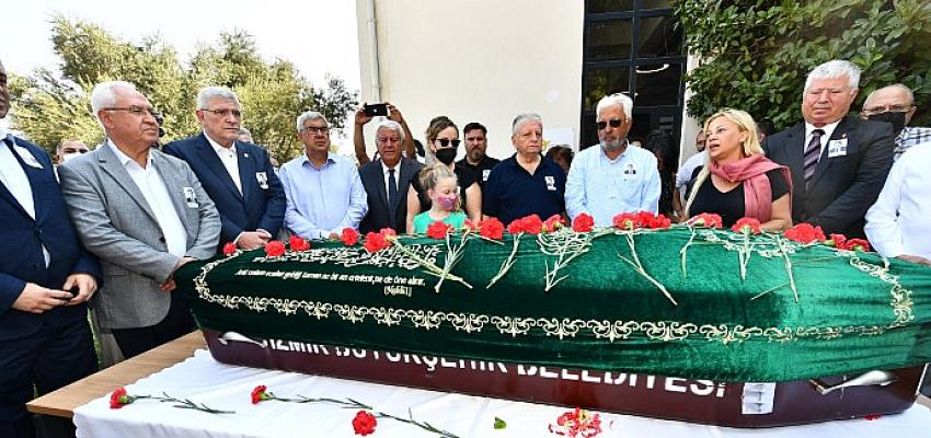 Gazeteci Hamdi Türkmen bugün düzenlenen cenaze töreni ile son yolculuğuna
