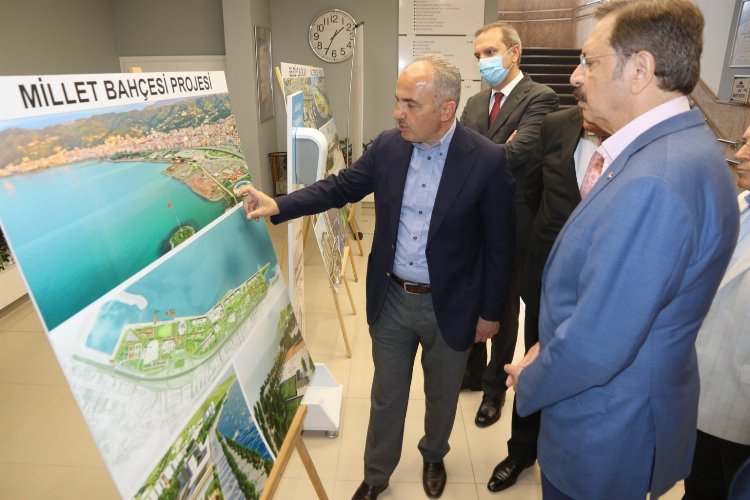 Rize’de düzenlenecek iş dünyası buluşması programına katılmak üzere şehre gelen