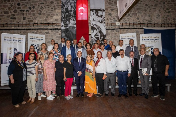 İzmir Büyükşehir Belediye Başkanı Tunç Soyer, Şubat 2023’te “Geleceğin Türkiyesi’ni