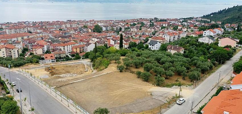 Büyükşehir Belediyesi’nin kentimizi geliştirmeye yönelik çalışmaları devam ediyor. Karamürsel Millet