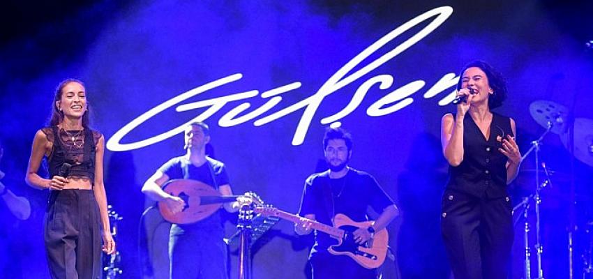 91. İEF Çim Konserleri ile sürüyor 91. İzmir Enternasyonal Fuarı