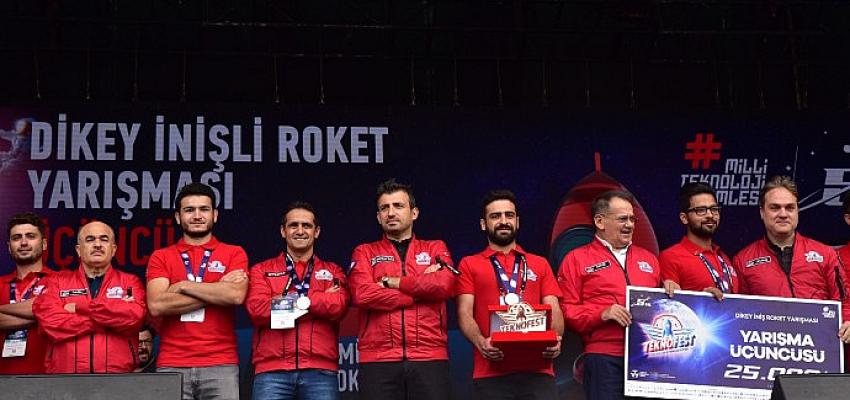 Canik Belediyesi’nin destekleriyle TEKNOFEST Dikey İnişli Roket Yarışmasına katılan Tanyeli